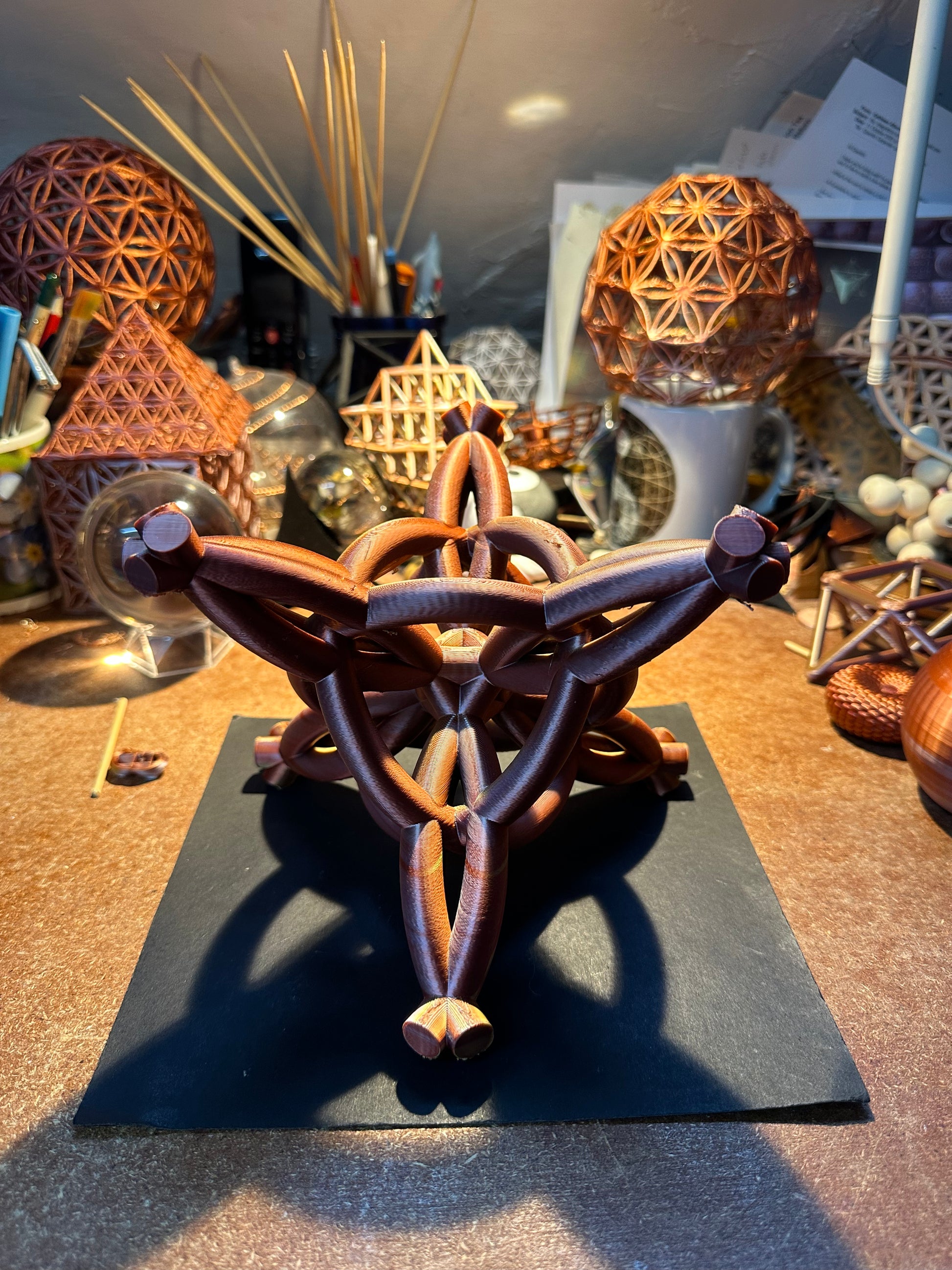 Tri-Unity Geometric Sculpture – 3D-Printed Kinetic-Form Art Piece 24cm - Nature of Flowers