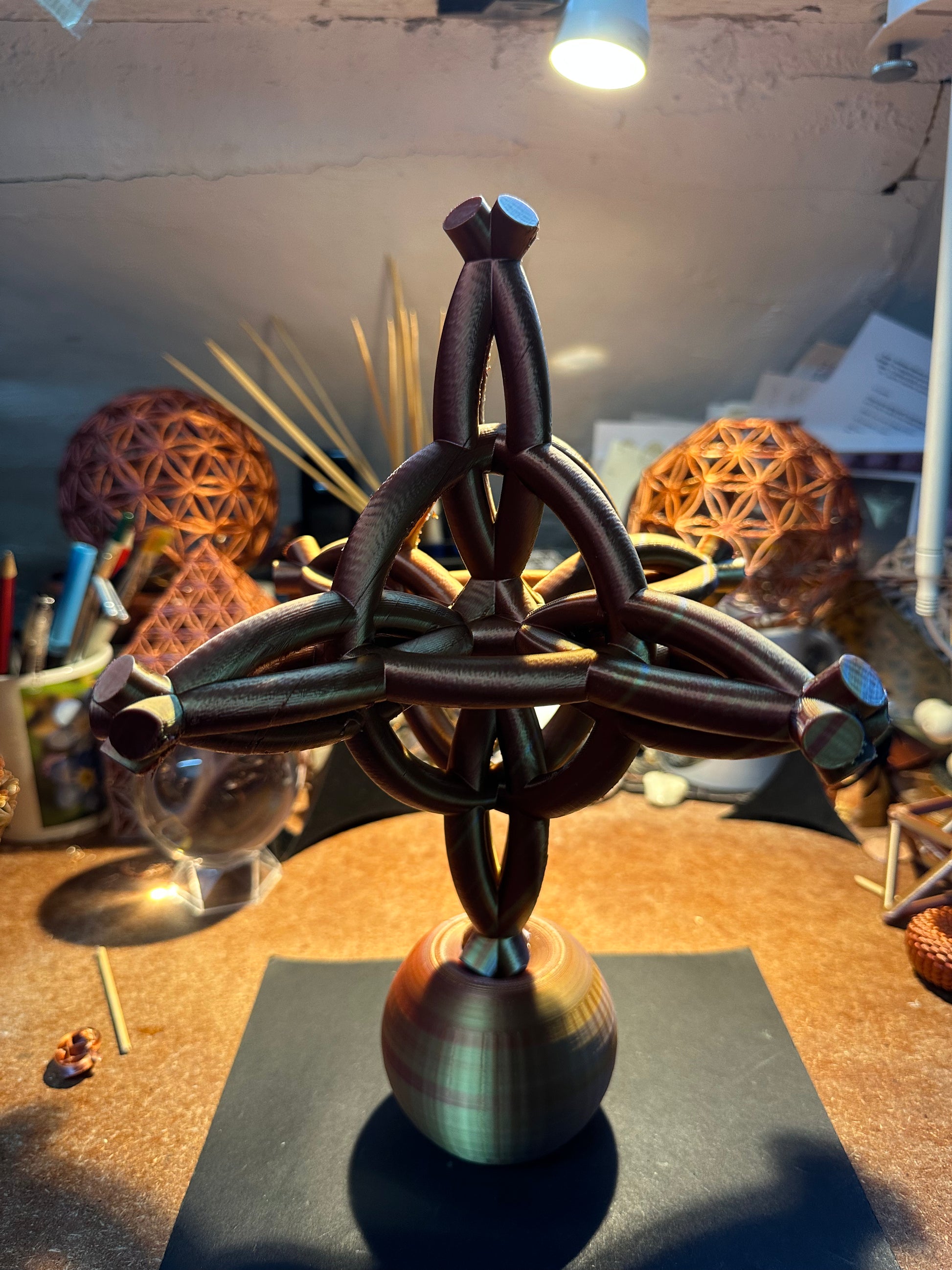 Tri-Unity Geometric Sculpture – 3D-Printed Kinetic-Form Art Piece 24cm - Nature of Flowers