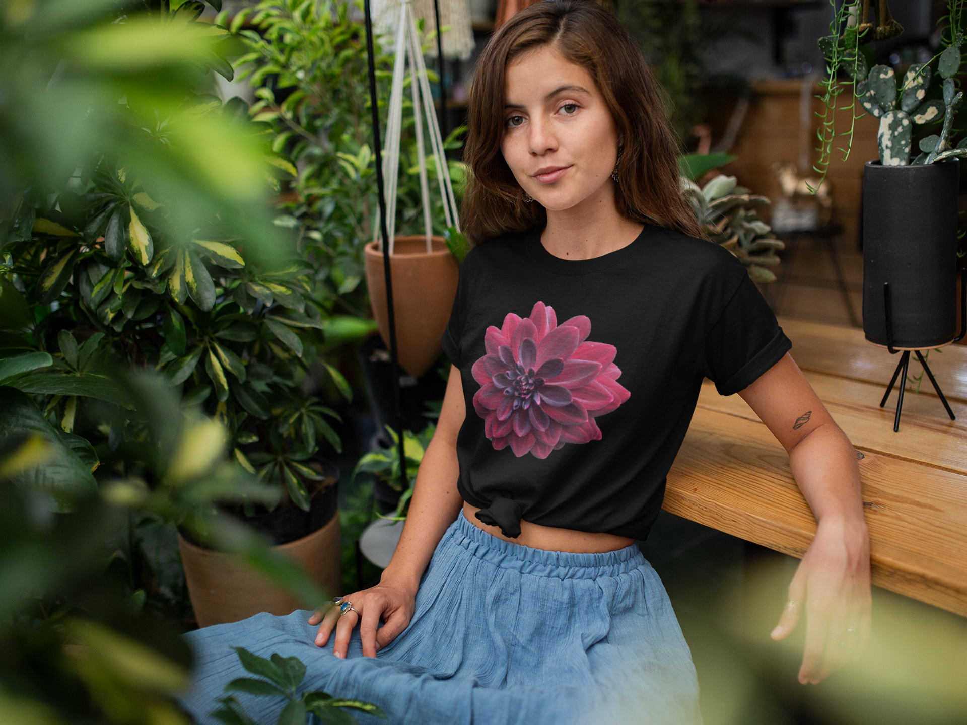 Dahlia Women's Favourite T-Shirt - Nature of Flowers